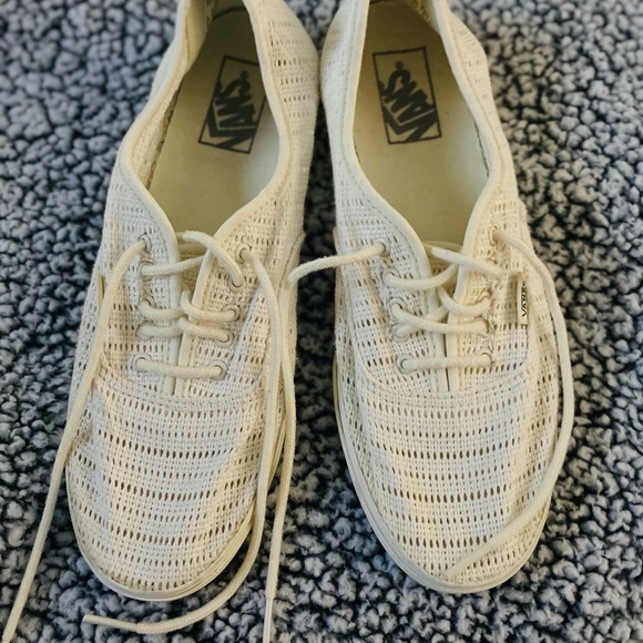 Vans - Picture 1 of 4